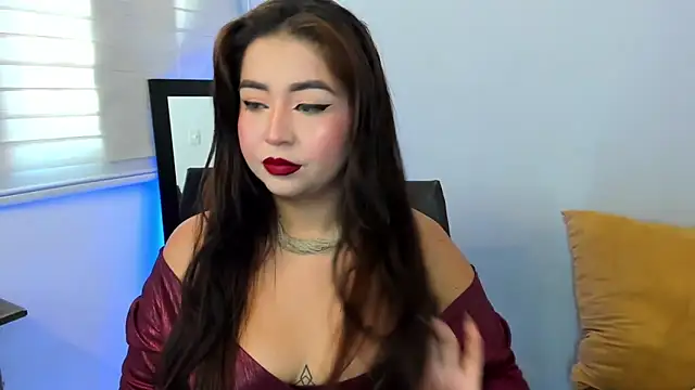 Liaah online show from April 11, 3:05 pm