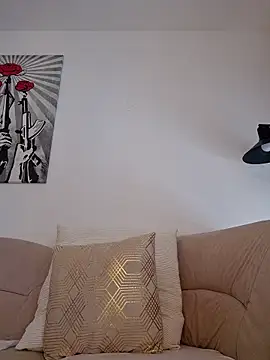 Jujuicy 97 online show from April 19, 10:37 am