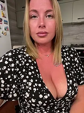 Hot Sexy Angel online show from June 22, 8:17 pm