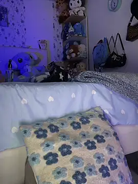 -Loren- online show from April 18, 11:35 am