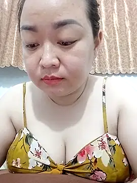 VyOanh2K online show from April 6, 3:35 pm