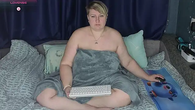 CuteHanna online show from August 4, 8:48 pm