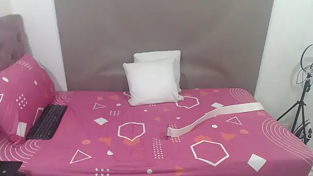 kimberlyjamexxx online show from August 1, 3:19 am