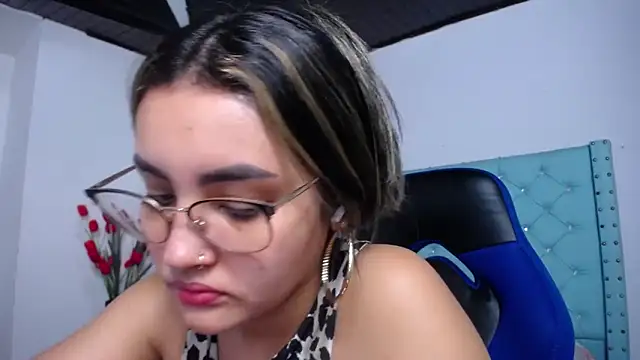 kathe-mills235 online show from April 5, 12:26 pm