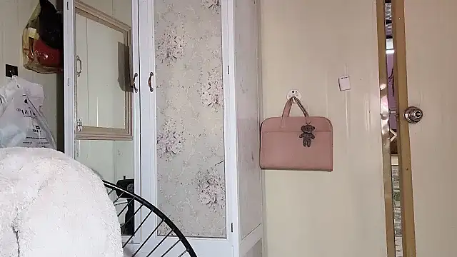 LinhChi 9x online show from April 16, 12:55 am