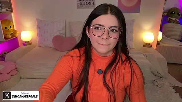 cammiefoalss online show from April 1, 7:00 pm