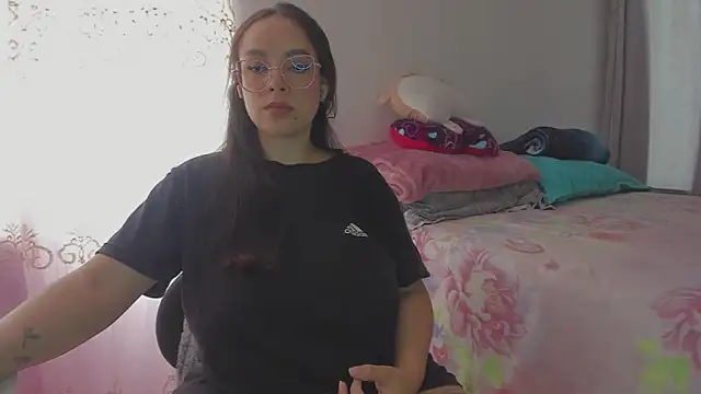 HARLEYNAPIER online show from March 16, 8:57 pm