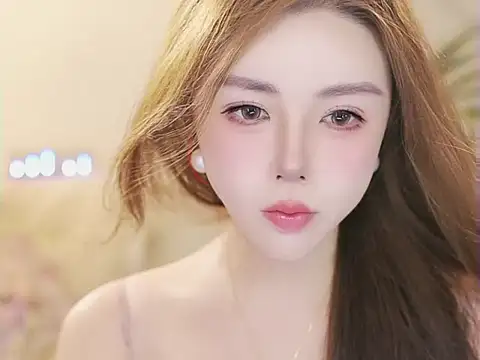 Qiaoqiao  online show from July 1, 8:30 pm