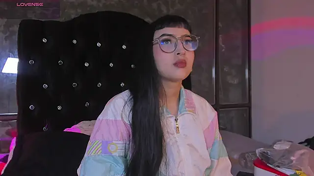 Cintya Kros online show from December 3, 5:15 pm