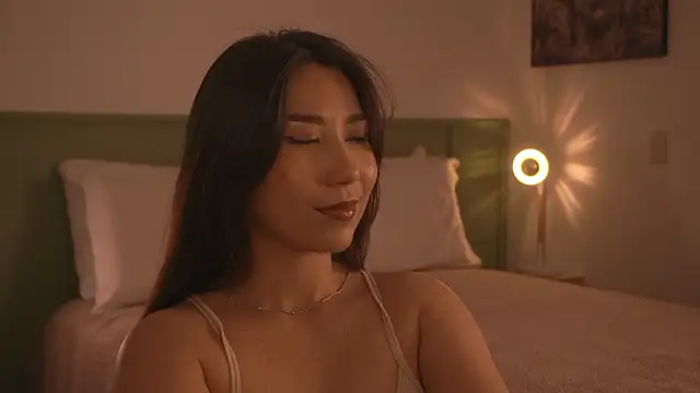 Aimilayne online show from March 10, 4:22 pm