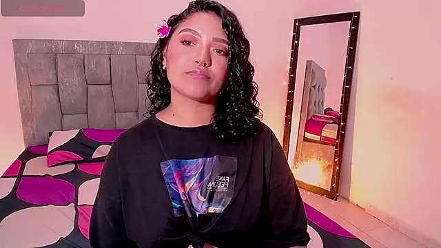 DIANEE 01 online show from March 26, 1:52 am