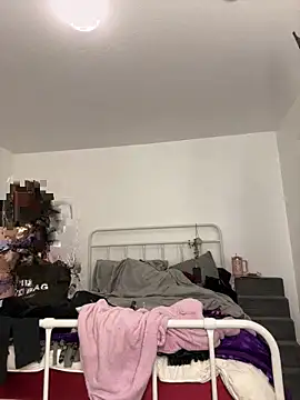 exoticmisfitt online show from March 31, 5:29 am