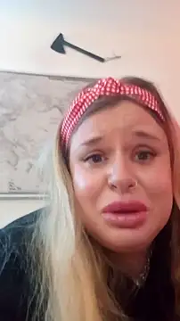 JohannasMishael online show from October 17, 1:03 pm