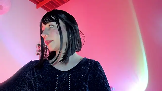 sweeet peach online show from January 8, 8:40 am