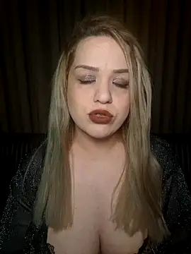 cansuozell online show from April 11, 8:01 pm