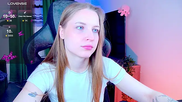 CuteMousee online show from April 15, 6:36 am