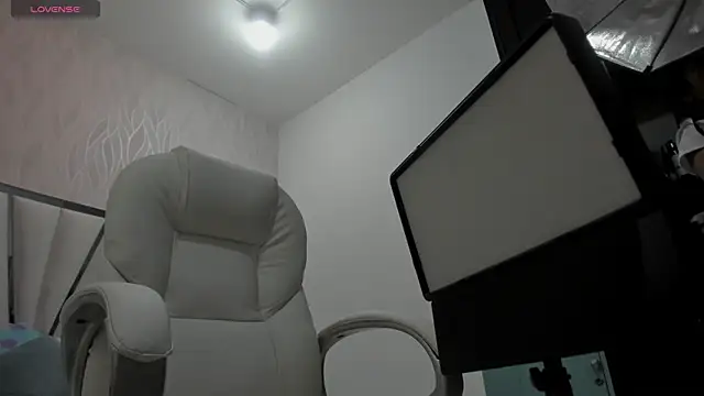 Victoriaa millers online show from April 10, 7:20 pm