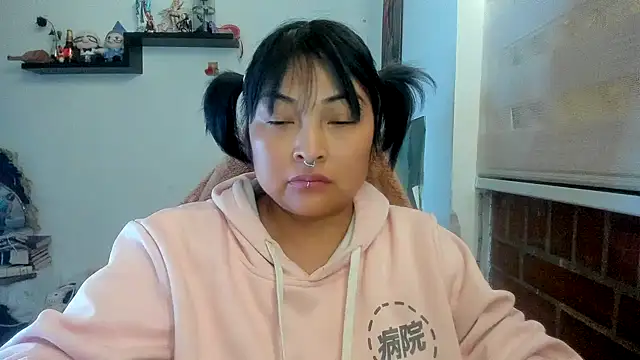 Shaddycute  online show from April 15, 5:35 pm