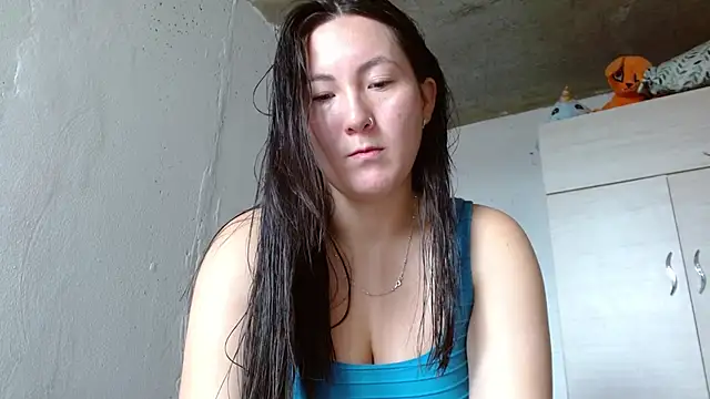 Elle Lee  online show from July 8, 2:08 pm