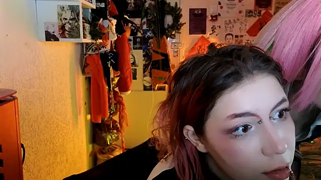 Alex Howell online show from February 6, 3:32 am