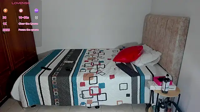 lizziemontana2 online show from March 9, 3:48 pm