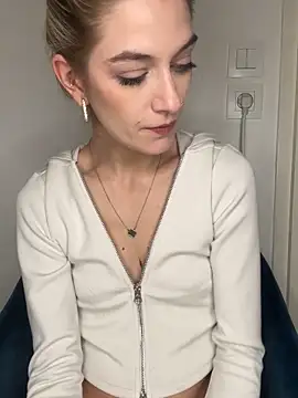 Bellalolahot online show from February 15, 7:51 am