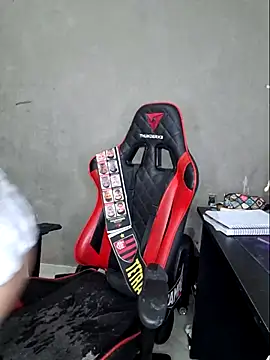 luuhcat09 online show from April 15, 9:59 pm