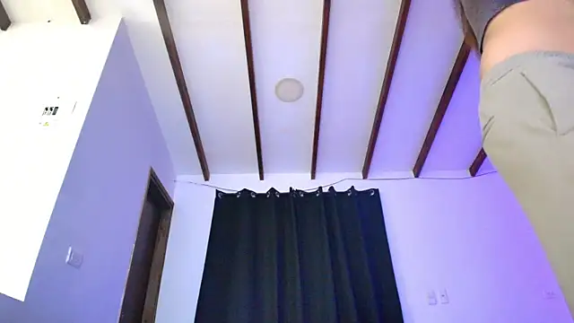 MissPrestige online show from April 11, 7:45 am