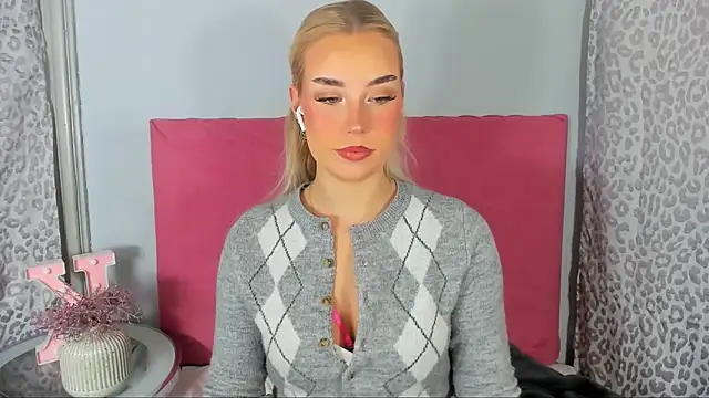 KristyHoney online show from February 5, 3:37 pm