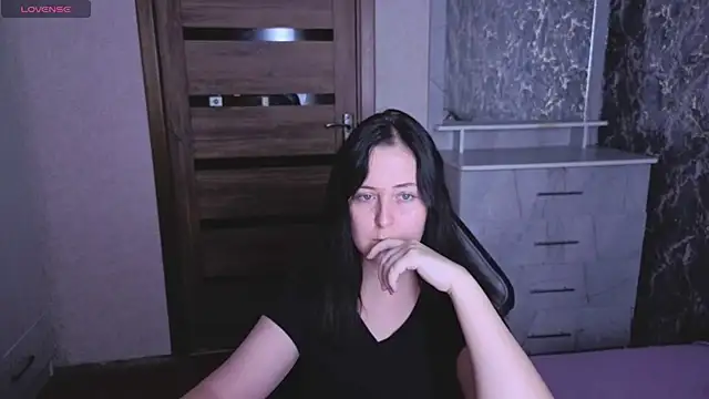 Kristy-Max online show from August 8, 8:17 pm