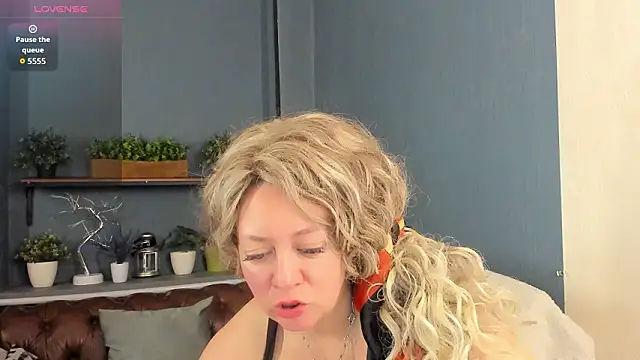 JessicaFoxie online show from March 16, 9:13 am