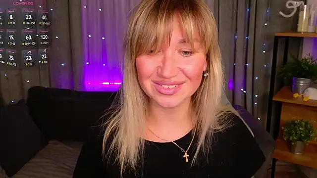 MilaBott online show from April 8, 7:49 pm