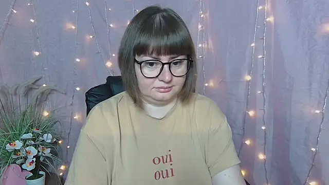 ZannaDreil online show from April 20, 6:11 pm