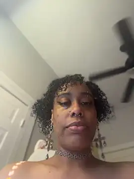 loveluna8 online show from April 22, 8:39 pm