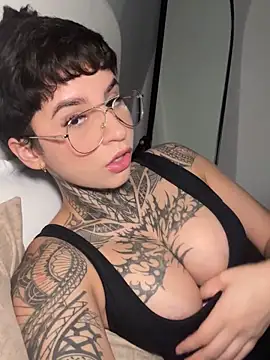 AliceShazaham  online show from March 27, 5:09 am