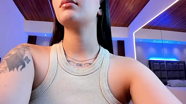 Tifanny Jhoson online show from September 19, 9:25 pm