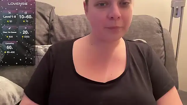 NaughtyWifeUK online show from April 5, 6:51 pm