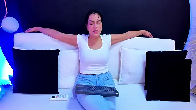 Ada Monroe10 online show from March 27, 1:45 pm