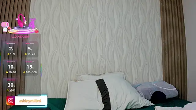  ashleymiller online show from April 13, 7:03 pm