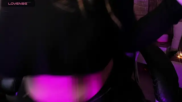 alice  tylor online show from April 10, 12:00 pm