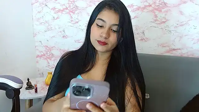 anahi  s online show from April 8, 8:33 pm