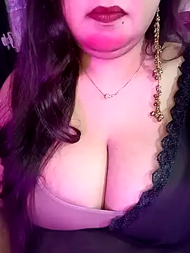 Suhanakhan00 online show from April 5, 6:18 pm