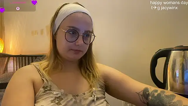 JacyWinslat online show from March 8, 5:50 pm