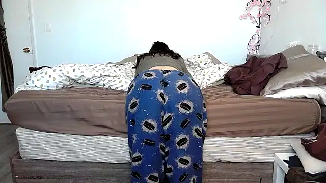 Kittyymaze1 online show from April 23, 12:29 pm