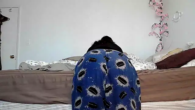 Kittyymaze1 online show from April 22, 12:24 pm