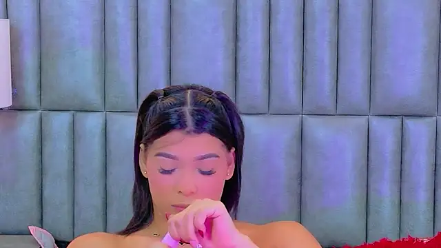 TiaraRosse online show from March 10, 12:20 pm