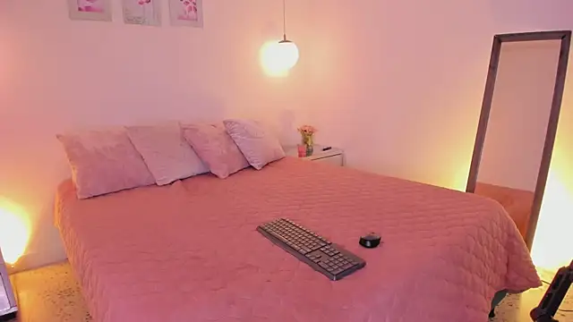 ibella7 online show from March 16, 7:40 pm