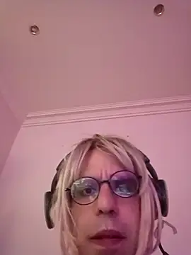 Soraya Sissy  online show from February 3, 2:21 am