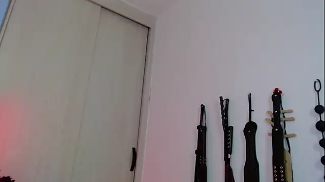 Alisson Beckett online show from April 14, 9:37 pm