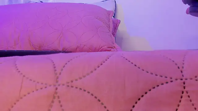 ZaraWest online show from June 11, 12:32 am